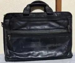 TUMI　トゥーミー　ビジネスバッグ　本革　レザー　96111D4　ダメージ満載のサムネイル