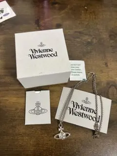 Vivienne Westwood オーブ型ペンダントネックレス