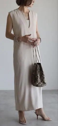 ボンジュールサガン ノースリーブVネック アイボリー ロングワンピース