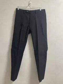 UNIQLO 黒スラックス