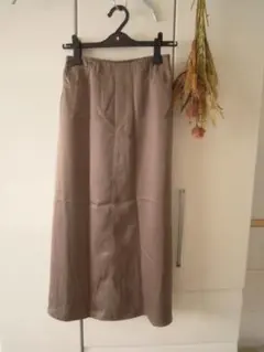 アメリカンホリック　サテンモカカーキ　ロングスカート　Ｓ　薄手　サラサラ　Ｓ