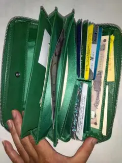 妃*2様 新品　長財布　ラウンドファスナー緑　仕分け上手　大容量ボックス型　牛革