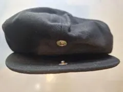 黒いキャスケット