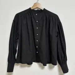 forksy黒の長袖シャツ パールボタン付き Fノーカラーシャツ