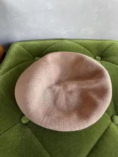 ベージュ ベレー帽