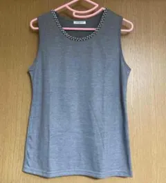 ネックビーズ付き タンクトップ グレー Mサイズ