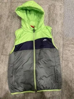140 NIKE ベスト　冬アウター