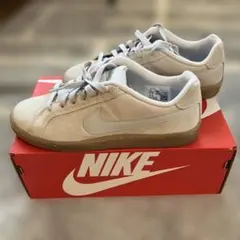 NIKE コートロイヤルスエード