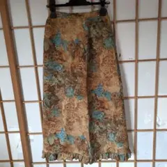 裾フリル付き花柄ロングスカート　ビンテージ　更に 値引き中