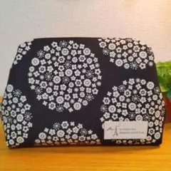 ワイヤーポーチ　ハンドメイド　ポーチ　コスメポーチ