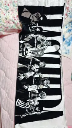 鬼滅の刃ユニクロコラボタオル白黒