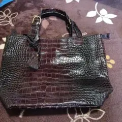 レディースバック　クロコ型押しエナメル