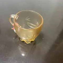 葉模様の透明ガラスカップ
