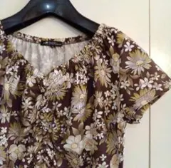 新品 23区 カットソー 花柄のサムネイル