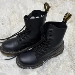 ドクターマーチン　ブラックレザー ハイカットブーツ