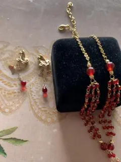 ヴィンテージ赤ビーズガラスビーズネックレスとイヤリング