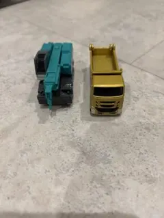 クレーン車と金色トラックのミニカーセット
