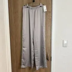 ライトグレー サテン イージーパンツ　UNIQLO L 新品未使用