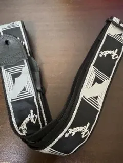 fender 白黒ストラップ