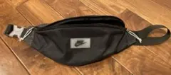 Nike ボディバッグ ウエストポーチ　ブラック