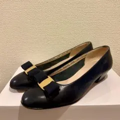 Ferragamo☆リボン☆パンプス☆ネイビーのサムネイル