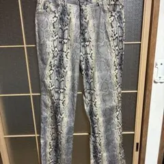 ジョンローレンスサリバン python coating パイソン柄 パンツ - メルカリ