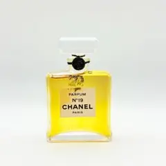 2026年最新】シャネル no.19 PARFUM 7mlの人気アイテム - メルカリ