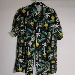 ✦新品✦トロピカル柄 半袖シャツ