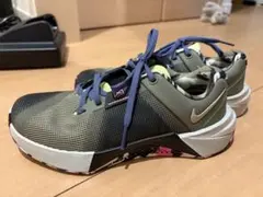 新品Nikeメトコン10 カスタムウィメンズワークアウトシューズ22.5センチのサムネイル