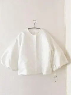 【新品タグ付き】piccinふんわり袖のジャガードブルゾン/ノーカラージャケット