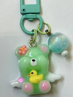 再販不可。うさぎチャーム付き✨レジンヘアゴムブローチ - メルカリ