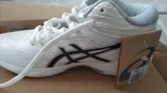 ASICS バスケットシューズ ホワイト新品未使用　24.5センチ　アシックス