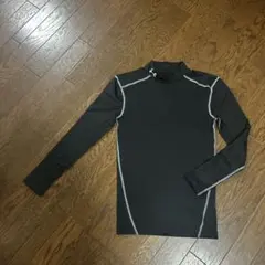 UNDER ARMOUR ブラック 長袖シャツ SM