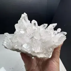 光庭に寄り添う菊花水晶｜貴州省産（472g／ガラス台座つき） 光庭に寄り添う菊花水晶｜貴州省産（472g／ガラス台座つき） - メルカリ