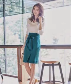 JUSGLITTY タイト膝丈スカート【美品】