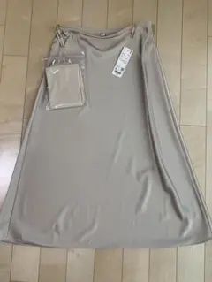 新品未使用 UNIQLO サテンスカート XL