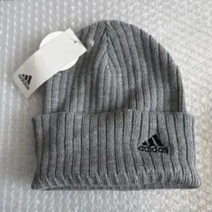 新品未使用　アディダスadidas グレー ニット帽 OSFX(60-63cm)
