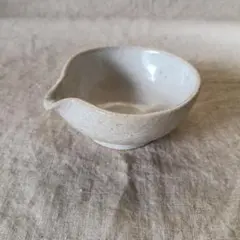 白い片口のサムネイル