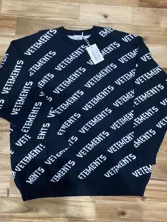 SSENSEタグ付き新品　VETEMENTS ベトモン　総柄ニットセーターMのサムネイル