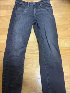 UNIQLO ダークグレー スリムフィットデニム 30インチ