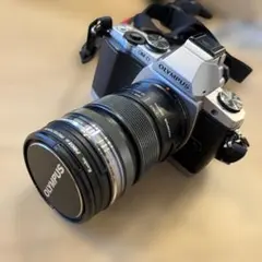 Olympus OM-D E-M5ミラーレス一眼のサムネイル