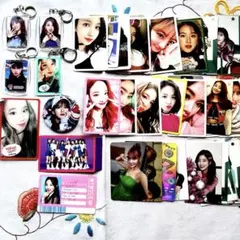 まとめ売りTWICE キーホルダー　トレカ　缶バッチなど　ナヨン　twice