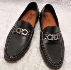 美品✨ Salvatore Ferragamo 黒 ローファー メタルバックル