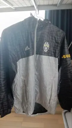 GW限定!adidas Juventus ゼブラ柄ウィンドブレーカー - メルカリ