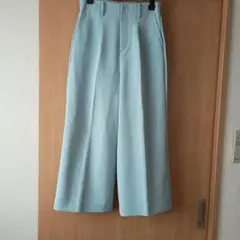 水色 パンツ
