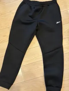 Reebok 黒 ジャージパンツ Mサイズ