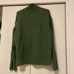 グリーン タートルネック ニットセーター
