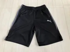 PUMA 黒 ハーフパンツ　サイズ150