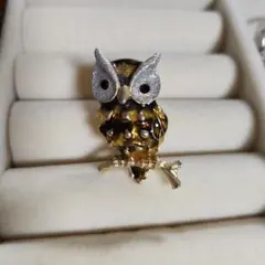 フクロウ　ブローチ
