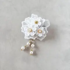 m*o様 白 つまみ細工 髪飾り ヘアクリップ 七五三 お食い初め 記念日フォト